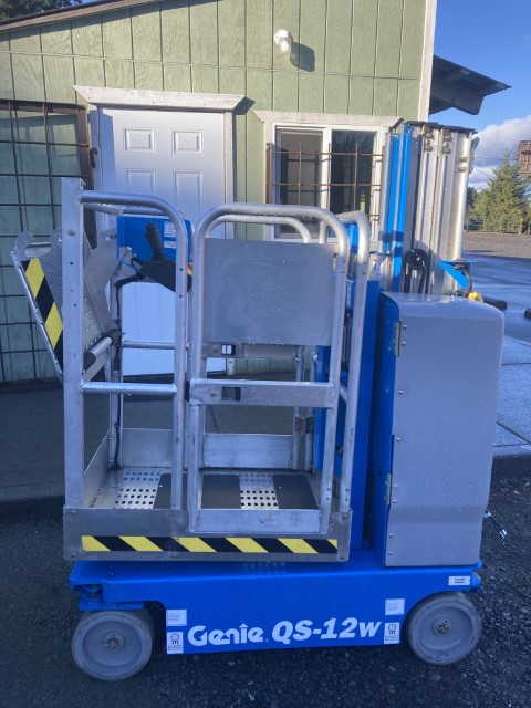 Genie QS-12W Electric Powered Lift Genie QS-12W Electric Powered Lift
